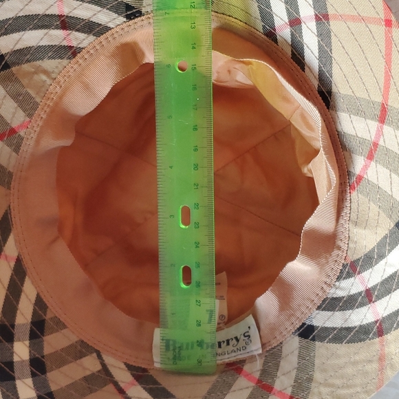 Burberry's VINTAGE Nova Check Bucket Hat - Picture 7 of 8
